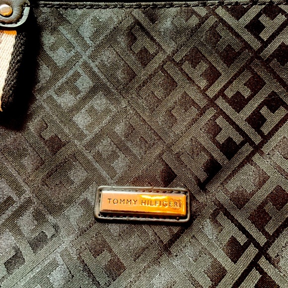 Tommy Hilfiger Crossbody bag - Picture 2 of 5